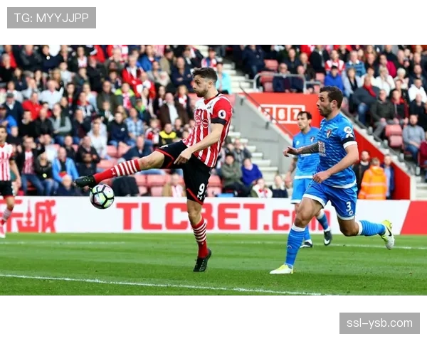 “报道：头部体育品牌发布与英超合作研发的下一代智能足球，内置多项传感器”